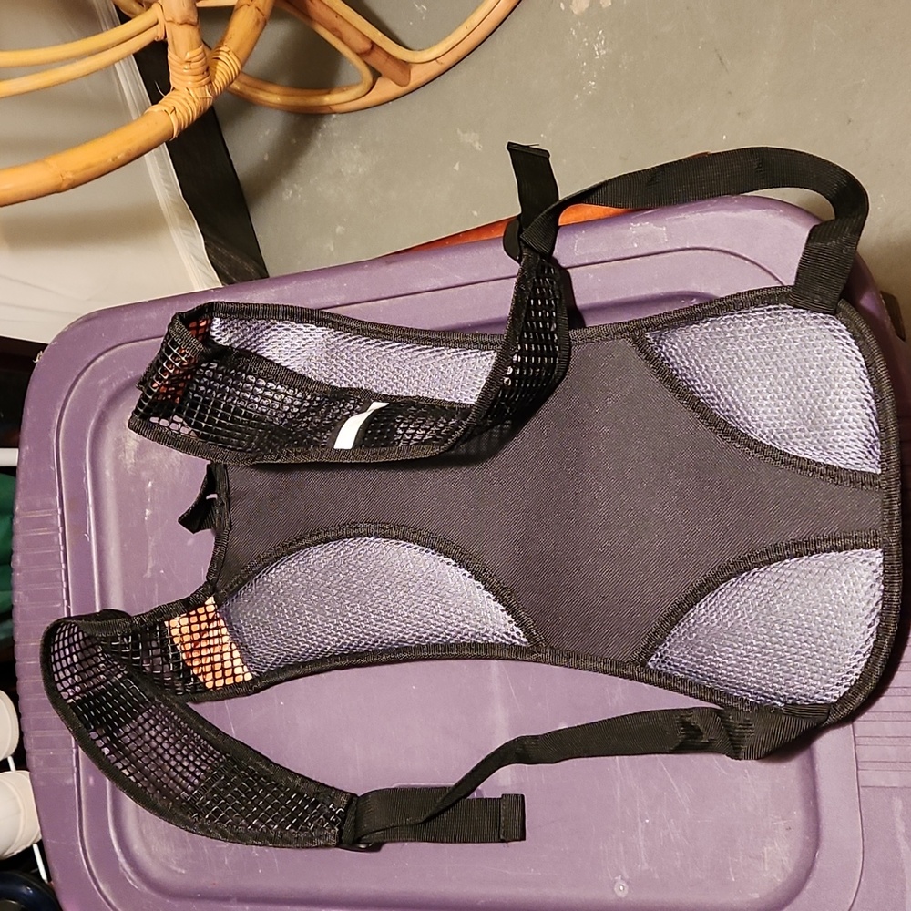 Hydration back pak - Picture 2 of 3